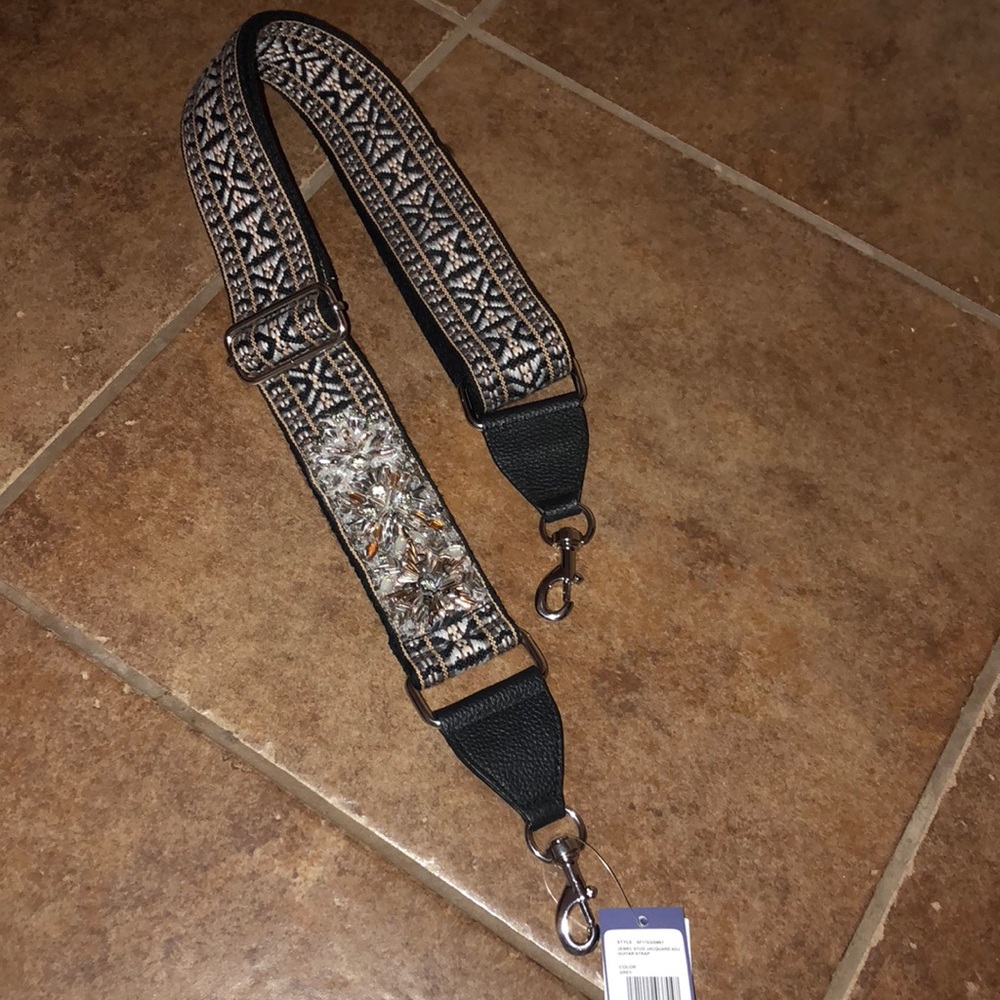 Jewel stud jacquard adj guitar strap
